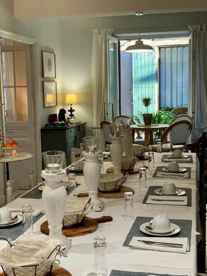 L'Ancienne Boulangerie Bed & Breakfast Caunes-Minervois Екстериор снимка